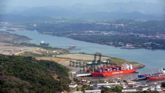Panama bắt giữ tàu của Triều Tiên nghi chở thiết bị quân sự ảnh 1