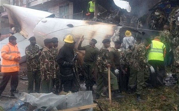 Kenya: Máy bay chở hàng đâm vào tòa nhà thương mại ảnh 1