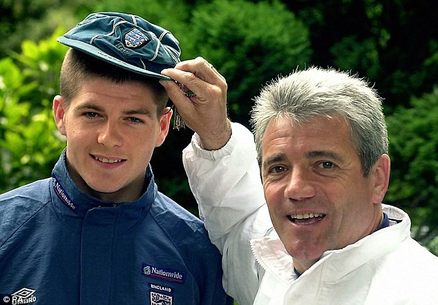Steven Gerrard giã từ đội tuyển quốc gia, toàn tâm, toàn ý cho Liverpool ảnh 1