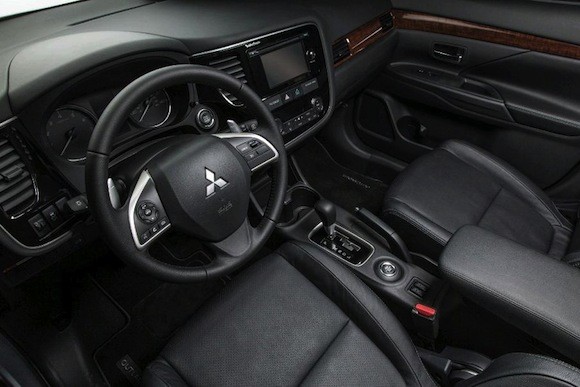 Mitsubishi Outlander Sport 2014: Ấn tượng an toàn và tiện lợi ảnh 2