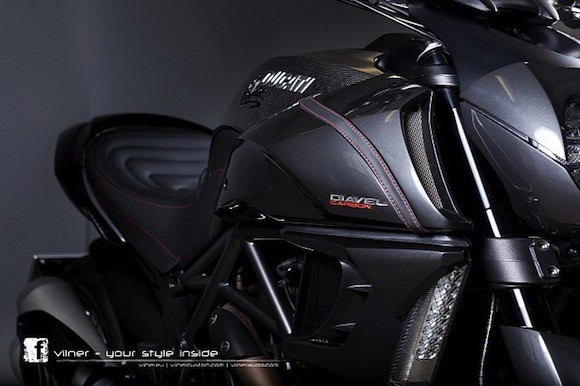 Khẳng định đẳng cấp với “xế nổ” Ducati Diavel bọc da ảnh 2