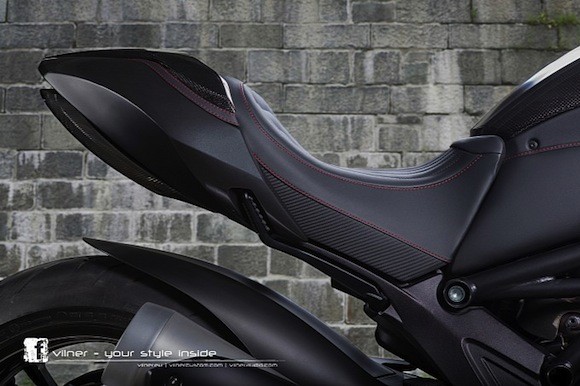Khẳng định đẳng cấp với “xế nổ” Ducati Diavel bọc da ảnh 5
