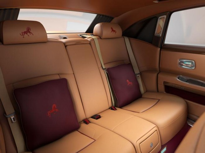 Sau rồng, Rolls-Royce Ghost tiếp tục có phiên bản ngựa ảnh 2