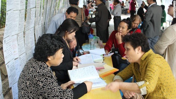 Thượng Hải có cả một khu chợ chuyên...môi giới hôn nhân ảnh 3