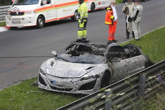 Siêu xe Acura NSX bỗng dưng bốc cháy ảnh 2