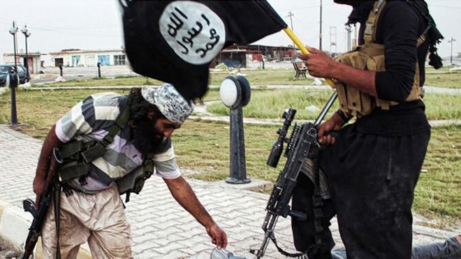 Liên Hợp Quốc cấm mọi hành động buôn bán dầu mỏ với ISIS ảnh 1