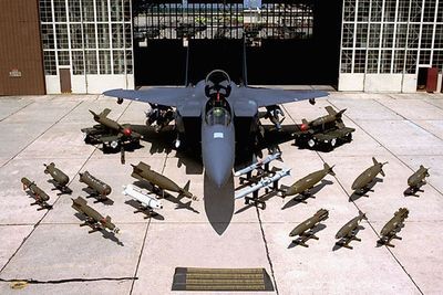 Mỹ đầu tư cực lớn để nâng cấp 1.200 chiếc F-15 và F-16 ảnh 1