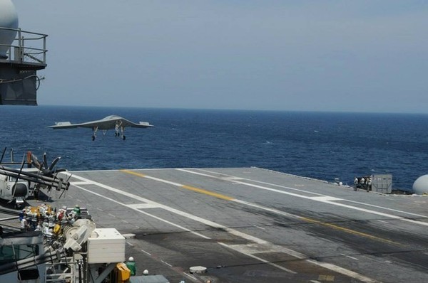X-47B Mỹ - đỉnh cao công nghệ máy bay không người lái ảnh 3