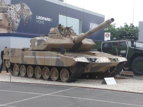 Qatar mạnh tay mua 118 xe tăng chiến đấu Leopard 2 của Đức ảnh 1