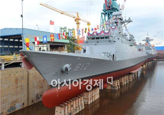 Hàn Quốc hạ thủy siêu khinh hạm uy lực hàng đầu châu Á ảnh 1