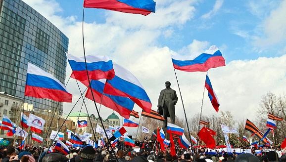 Quân Nga sẽ tràn qua biên giới vào Ukraine, nếu Kiev đàn áp người biểu tình? ảnh 1