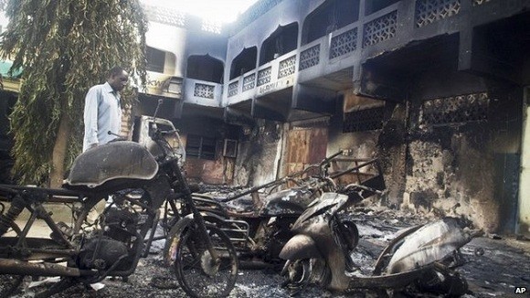 Phiến quân al-Shabab tấn công ngôi làng tại Kenya giết hại người dân ảnh 2