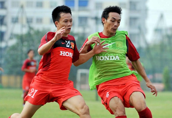 Tuyển VN chuẩn bị tiếp Arsenal: Cạnh tranh quyết liệt ảnh 1