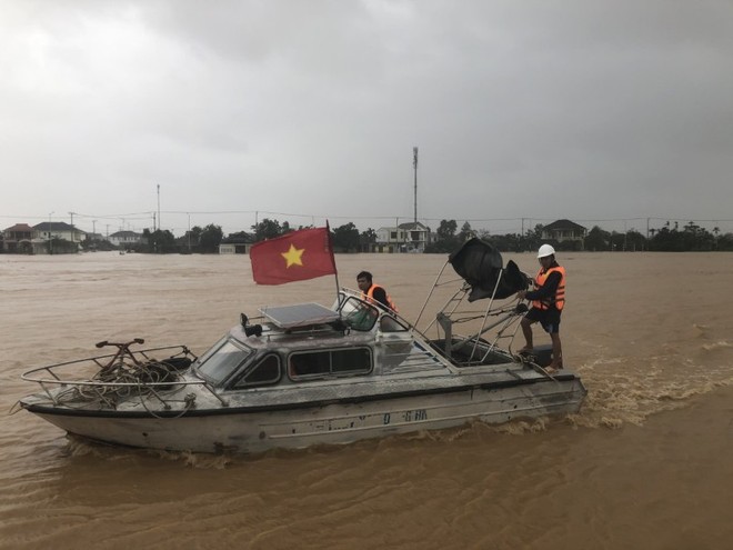 Miền Trung đối diện đợt lũ lịch sử thứ hai trong tháng, áp thấp nhiệt đới mới lại sắp hình thành ảnh 1