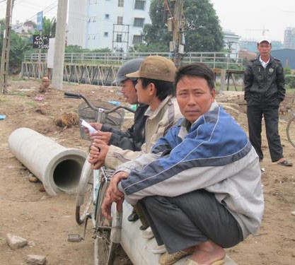 Đầu năm, vật vờ trong giá rét ở chợ lao động ảnh 2