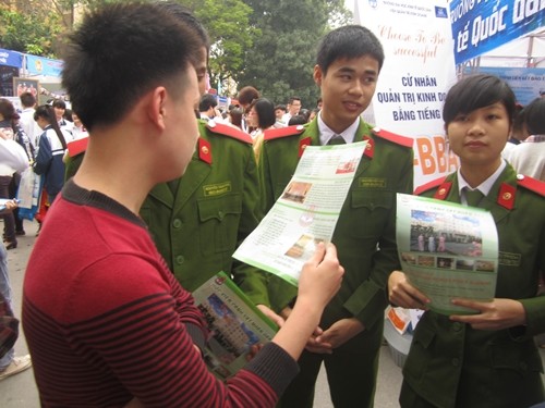 20.000 học sinh tham gia ngày hội hướng nghiệp năm 2013 ảnh 2