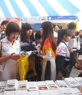 20.000 học sinh tham gia ngày hội hướng nghiệp năm 2013 ảnh 1