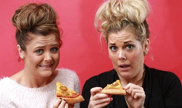 Chảy máu lưỡi vì ăn pizza cay nhất thế giới ảnh 1