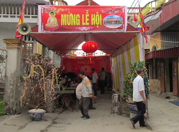 Về miếu Thông xem lễ tế lợn ảnh 2