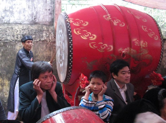 Về miếu Thông xem lễ tế lợn ảnh 8