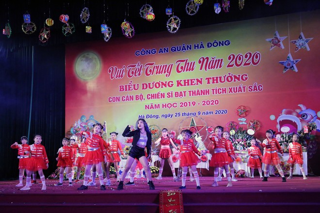 Tết Trung thu đầy cảm xúc của con em cán bộ, chiến sỹ Công an quận Hà Đông ảnh 4