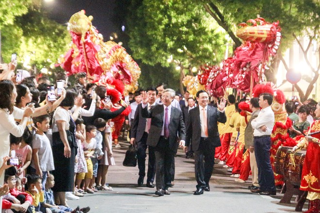 Bí thư Thành ủy Hà Nội Vương Đình Huệ: Hiện thực hóa khát vọng vươn cao của Thăng Long - Hà Nội ảnh 1