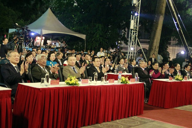 Bí thư Thành ủy Hà Nội Vương Đình Huệ: Hiện thực hóa khát vọng vươn cao của Thăng Long - Hà Nội ảnh 2