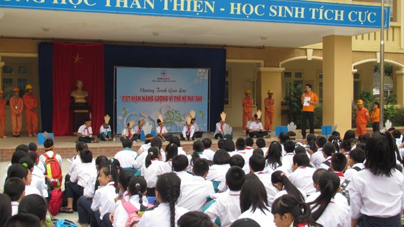 Tuyên truyền tiết kiệm điện tại các trường THCS ảnh 1