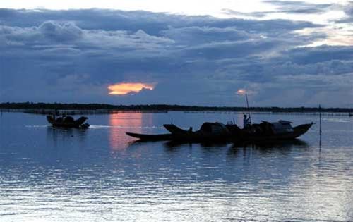 Một đêm trên phá Tam Giang ảnh 1