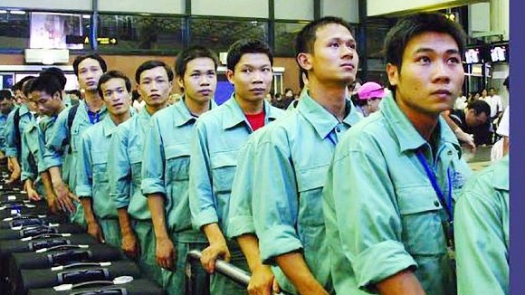 Còn “cửa” xuất khẩu lao động ảnh 1