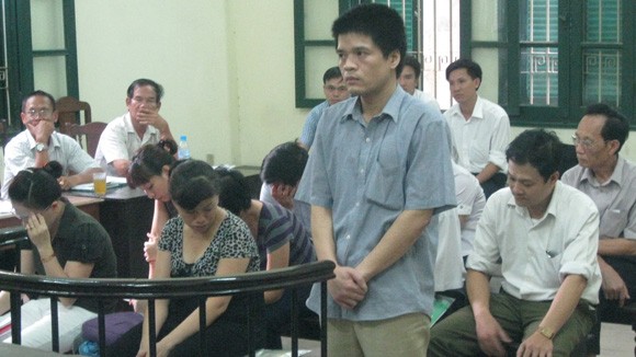 Dùng công ty “ma” chiếm đoạt tiền ngân hàng ảnh 1