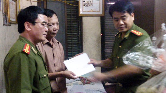 CATP Hà Nội thăm, tặng quà cán bộ thương binh ảnh 1