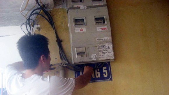 Trộm cắp điện ngày càng tinh vi ảnh 1