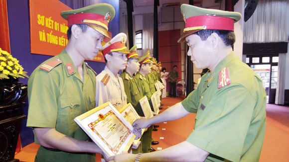 Phần thưởng lớn nhất là được dân tin ảnh 1
