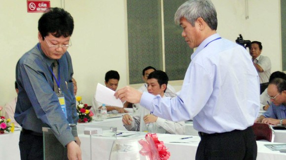 Đất đấu giá “chìm” theo thị trường ảnh 1