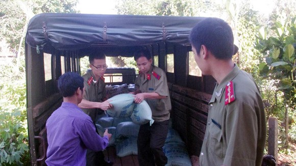 Thắm tình nghĩa Công an Thủ đô giữa đại ngàn ảnh 1