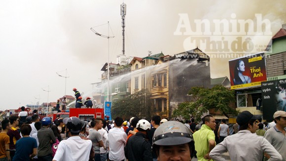Vụ cháy trên đường Âu Cơ gây thiệt hại 3 tỷ đồng ảnh 1