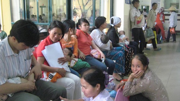 Gần 50% bà mẹ sai lầm khi chăm sóc con sốt ảnh 1