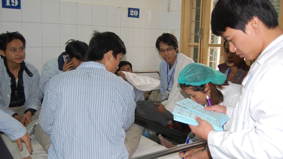 “Chỉ cấm bác sĩ nhận phong bì trước và trong điều trị” ảnh 1