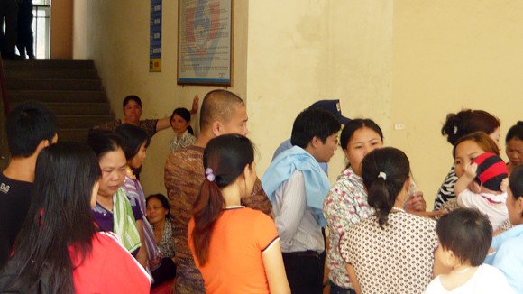 Bệnh nhi tử vong bất thường: Viện khoa học hình sự khám nghiệm tử thi ảnh 1