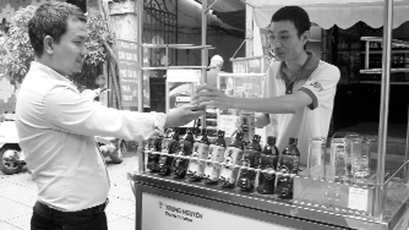 Chủ quán “rảnh tay” mà vẫn có cà phê ngon ảnh 1