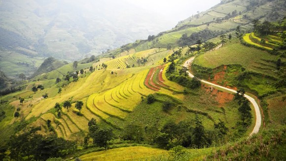 Hùng vĩ đường lên Xín Mần ảnh 1