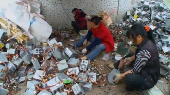 Ngập ngụa trong độc hại ảnh 1