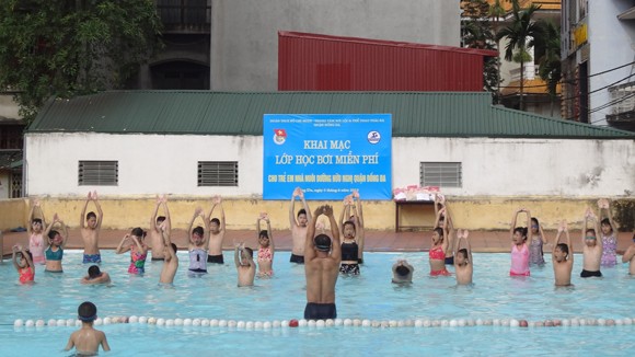 Ấm lòng lớp học bơi đặc biệt ảnh 1