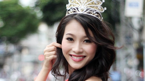 Hoa hậu Đặng Thu Thảo làm Sứ giả của Chim Én 2013 ảnh 1