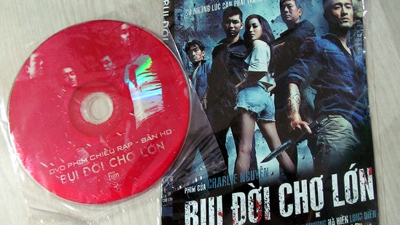 Đĩa lậu “Bụi đời Chợ Lớn”… tràn lan ngoài chợ đen ảnh 1