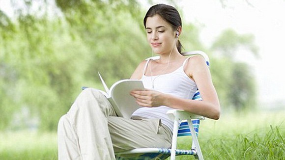 Đọc sách giúp bảo vệ trí nhớ ảnh 1