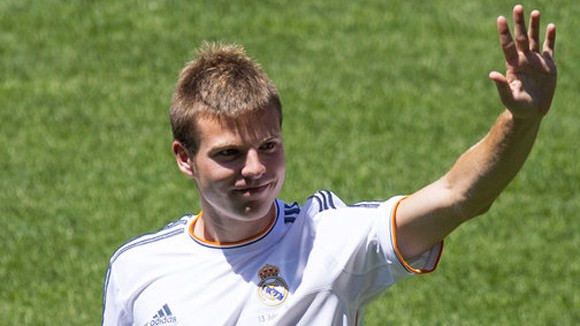 Real Madrid trẻ hóa đội hình ảnh 1