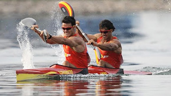 Vận động viên Olympic không mua nổi... quần đùi ảnh 1