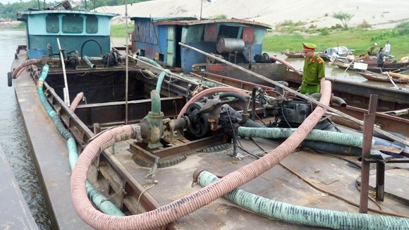 Săn “cát tặc” mùa cao điểm ảnh 1